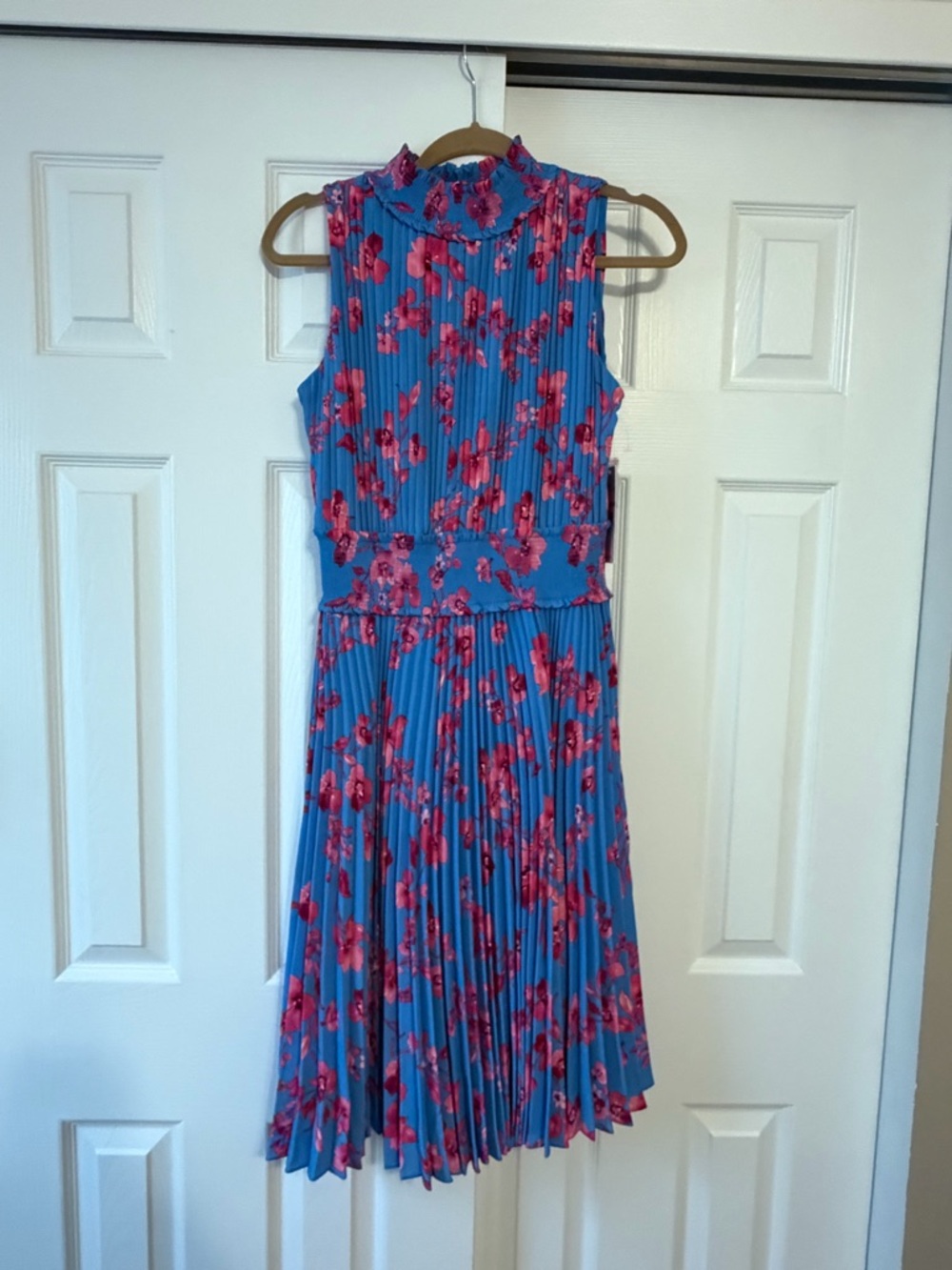 Nanette Lepore Blue Floral Pleated Midi Dress with Pink Accents 12 new